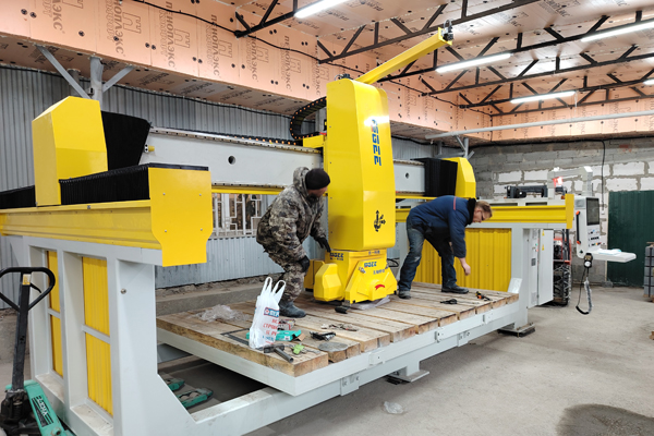 How to make statues by 5-axis bridge saw center?
